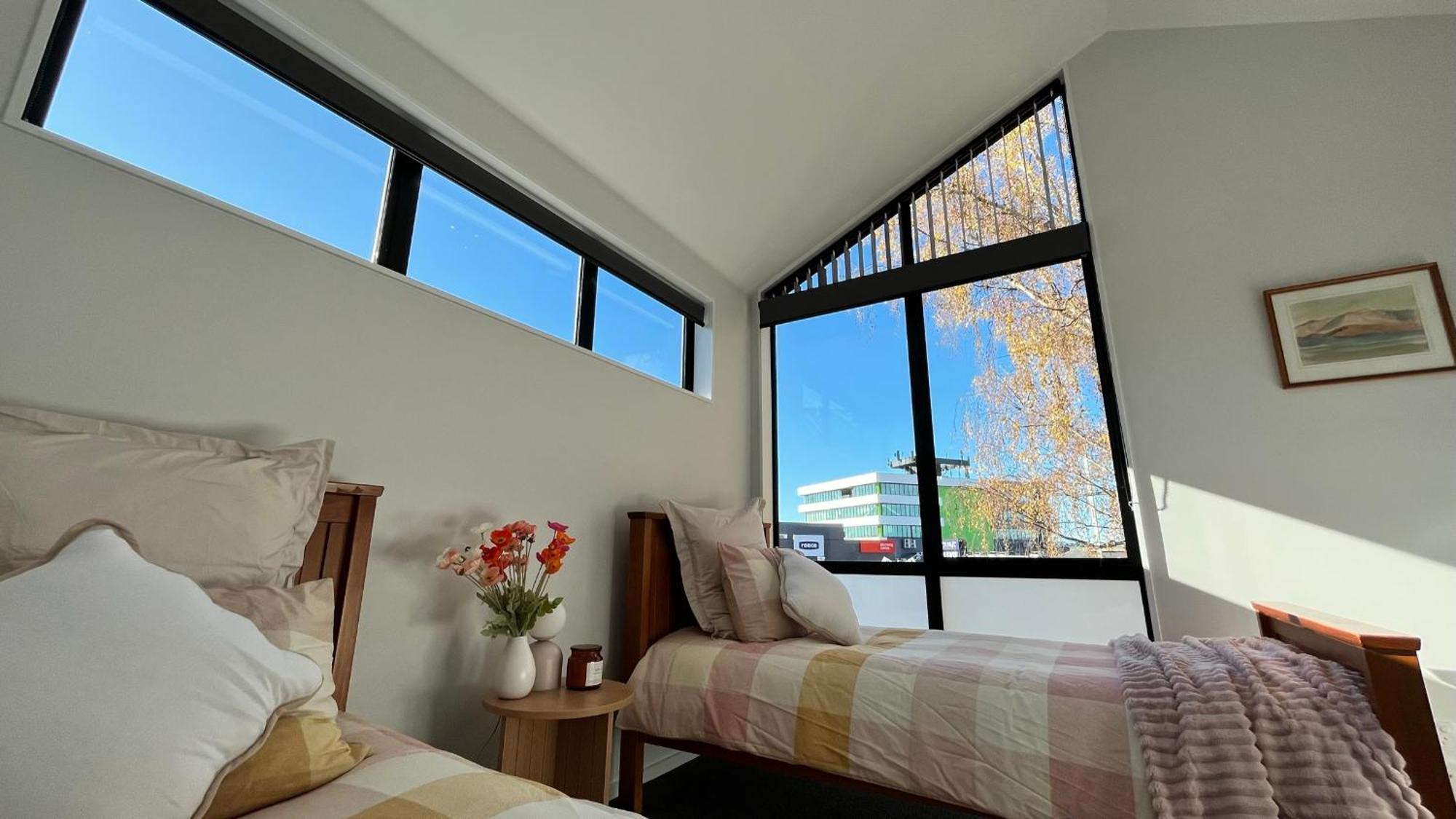 Luxury 2 Bedroom By St James Park Крайстчърч Екстериор снимка