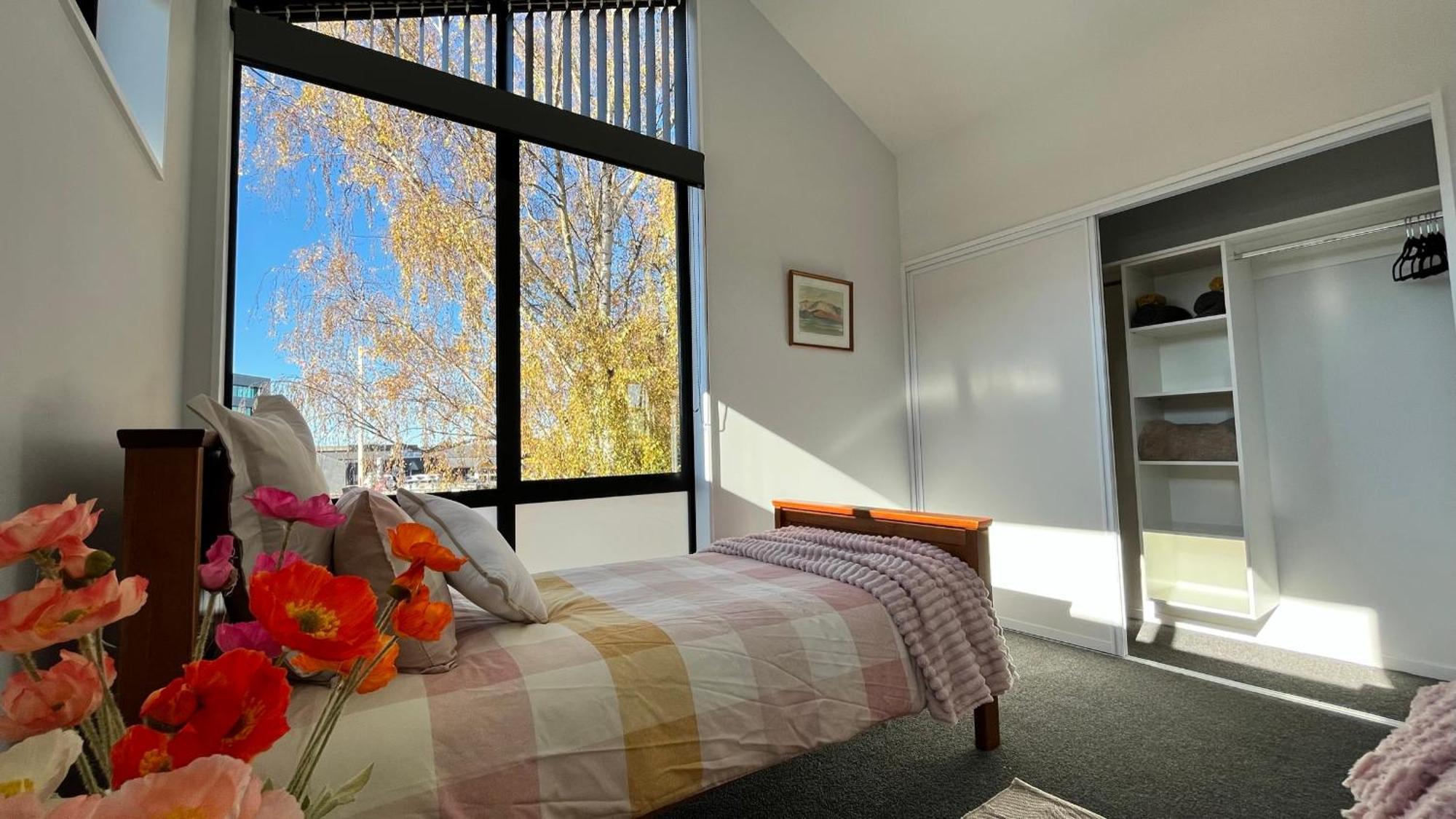 Luxury 2 Bedroom By St James Park Крайстчърч Екстериор снимка