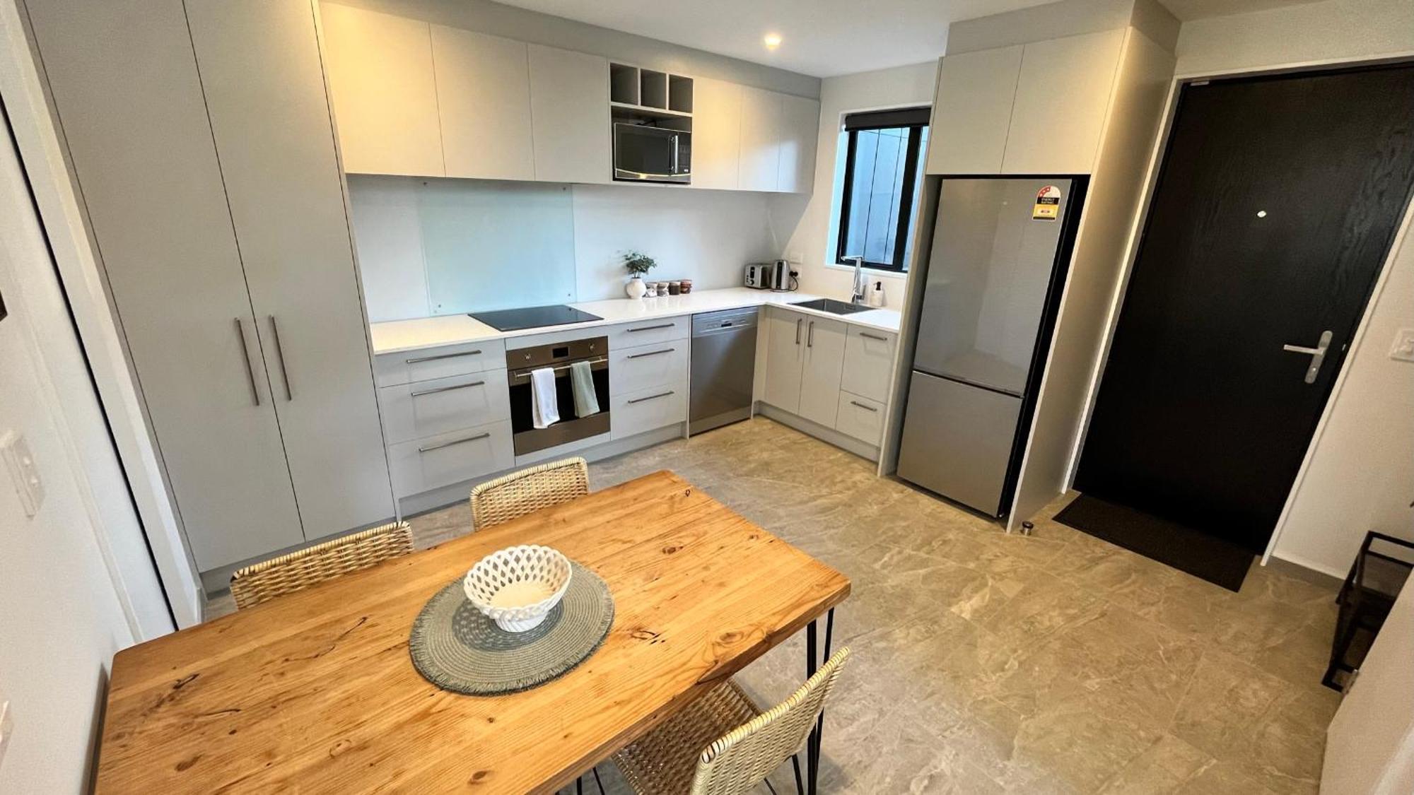 Luxury 2 Bedroom By St James Park Крайстчърч Екстериор снимка